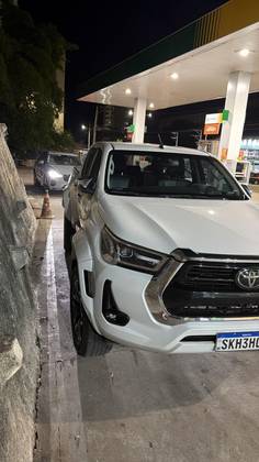 TOYOTA HILUX 2.8 D-4D TURBO DIESEL CD SRX PLUS 4X4 AUTOMÁTICO